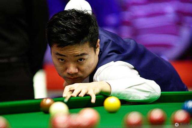 禁区内解围 禁区内解围